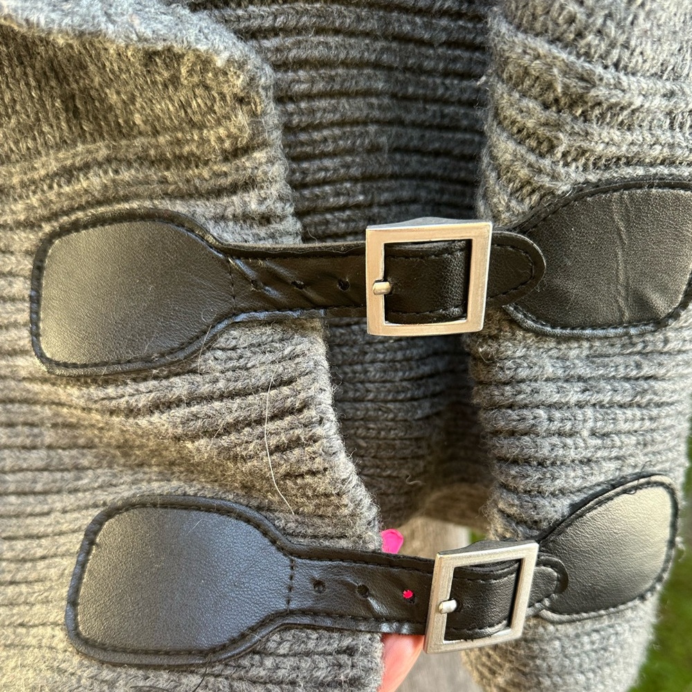 Gray Wool Blend Pullover Sweater! Good Condition! - image 4